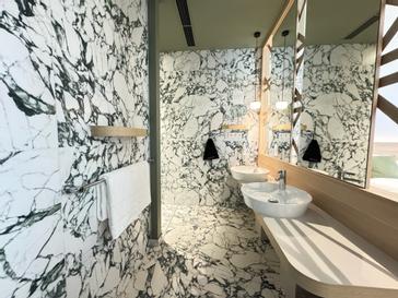 ARCOTEL AQ Wien | Wien | Elegant bathroom in suite at ARCOTEL AQ Hotel in Vienna